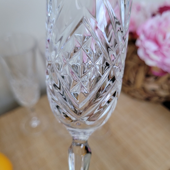 Crystal Champagne Glasses Set of 4 *NWT* - Picture 2 of 10